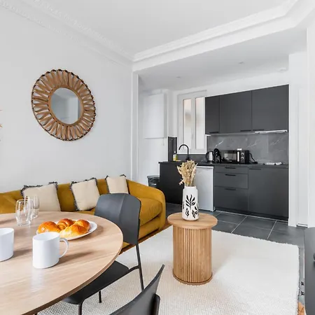 2 Pieces Refait Neuf Centre - 19 - 4p *