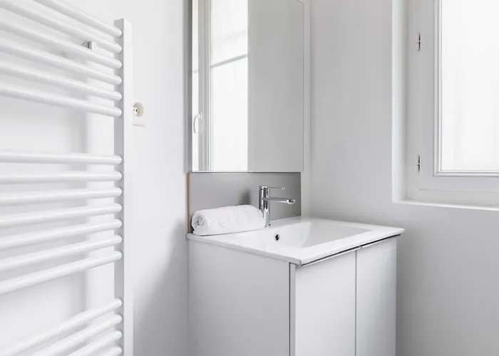 2 Pieces Refait Neuf Centre - 19 - 4p Apartment *